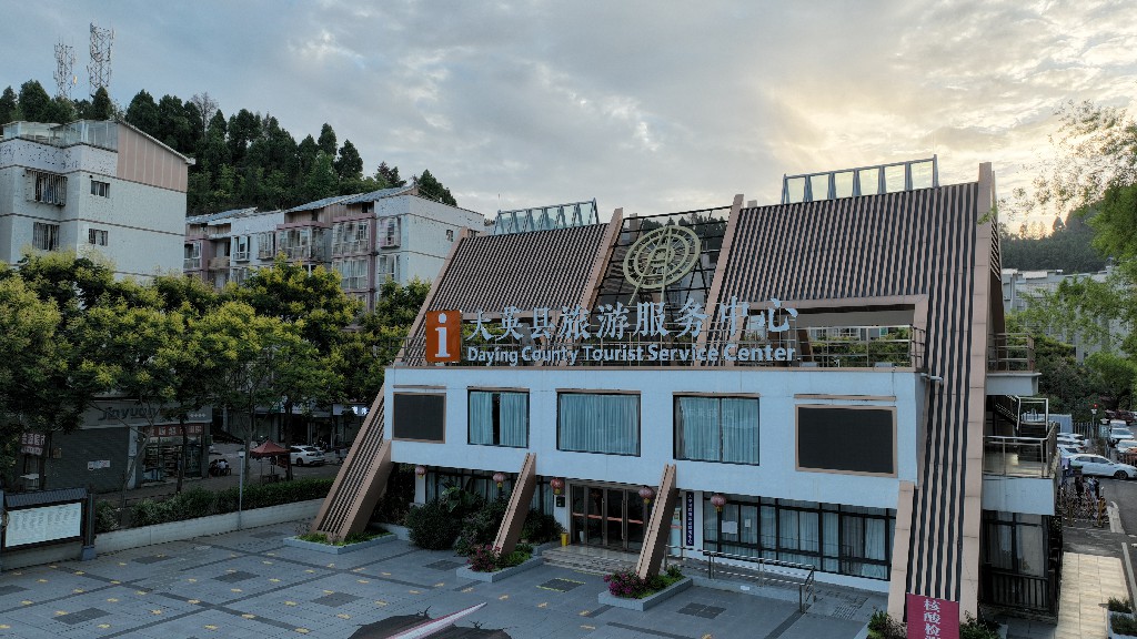 高速路口-旅服中心DJI_0535.jpg