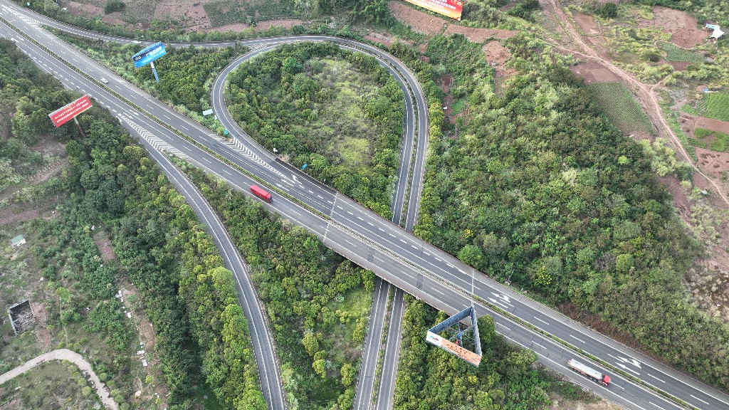 高速路口-旅服中心DJI_0526.jpg