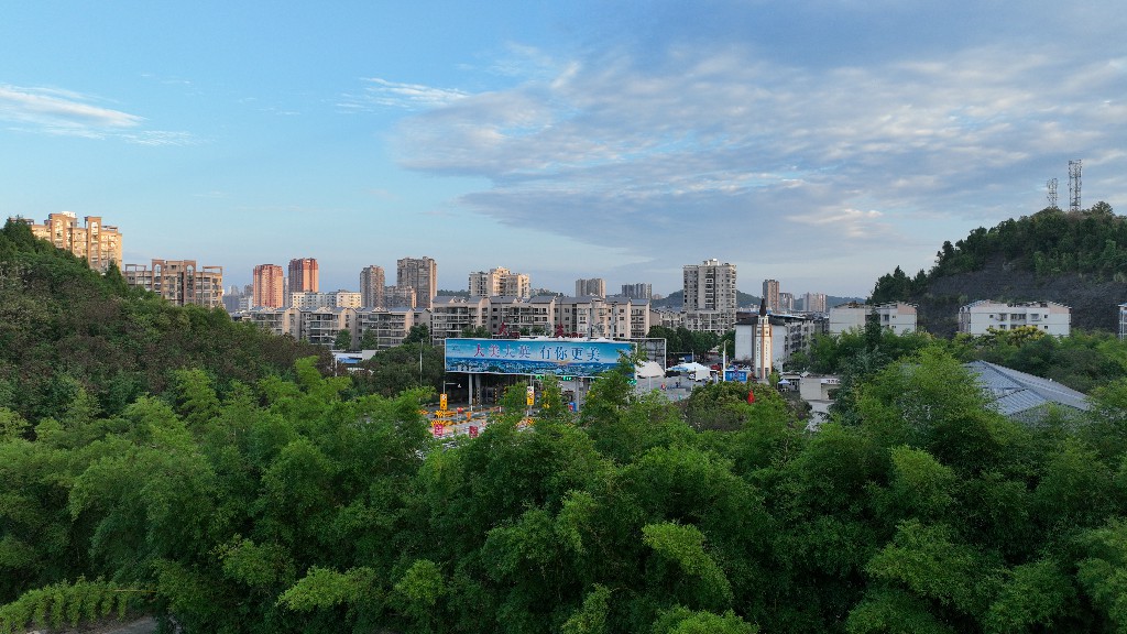 高速路口-旅服中心DJI_0523.jpg