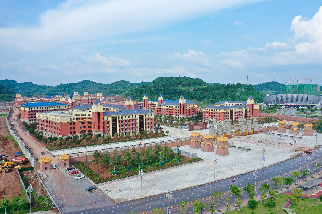 20210819文轩学院--拍摄张昌明webDJI_0171.jpg