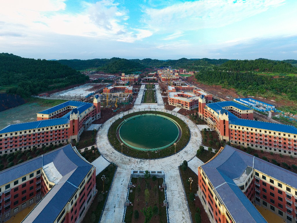 20210901文轩职业学院--拍摄张昌明webDJI_0675.jpg