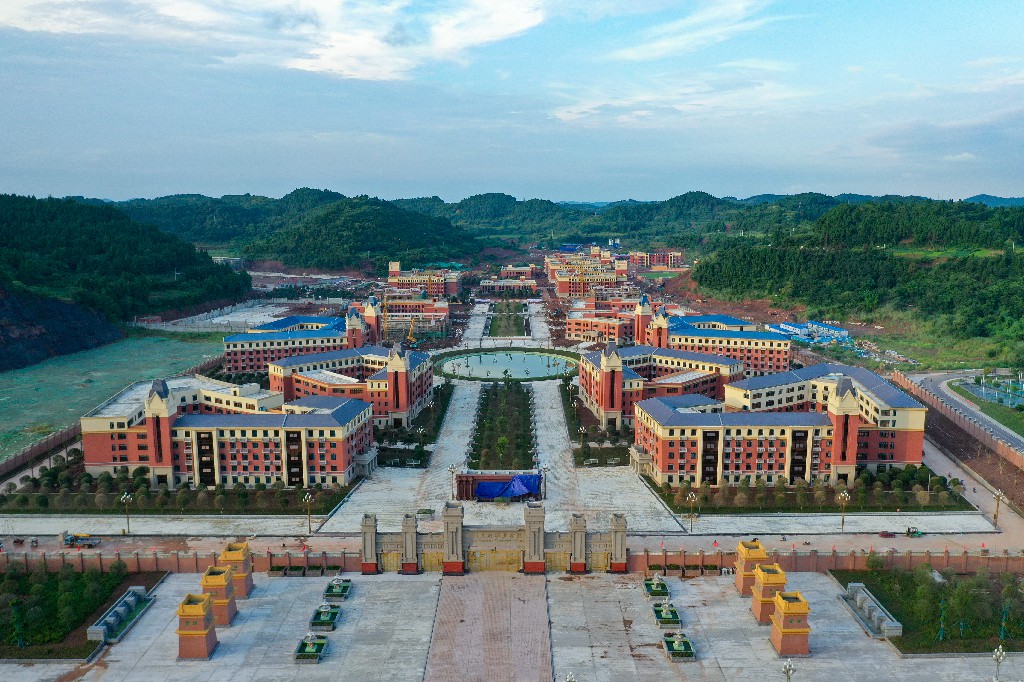 20210901文轩职业学院--拍摄张昌明webDJI_0680.jpg